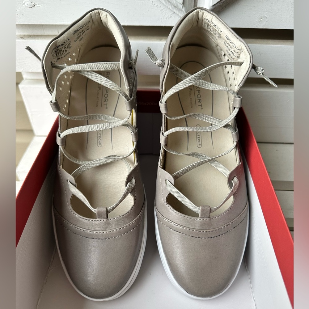 NIB Rockport gladiator flats size 9